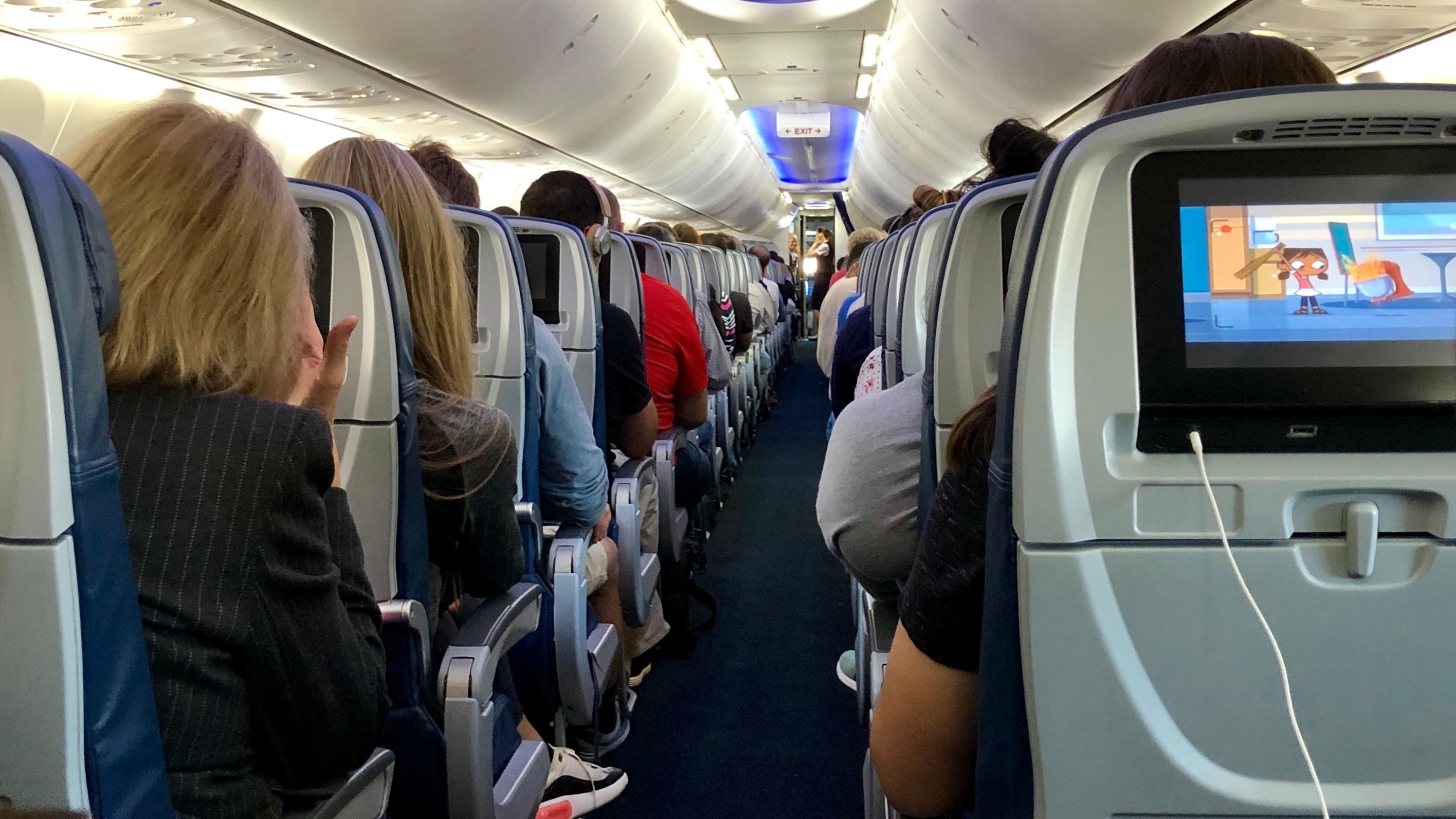 Delta Air Lines Flight Attendant Wrongly Cites FAA Rules In Passenger Pillow Ban Enforcement