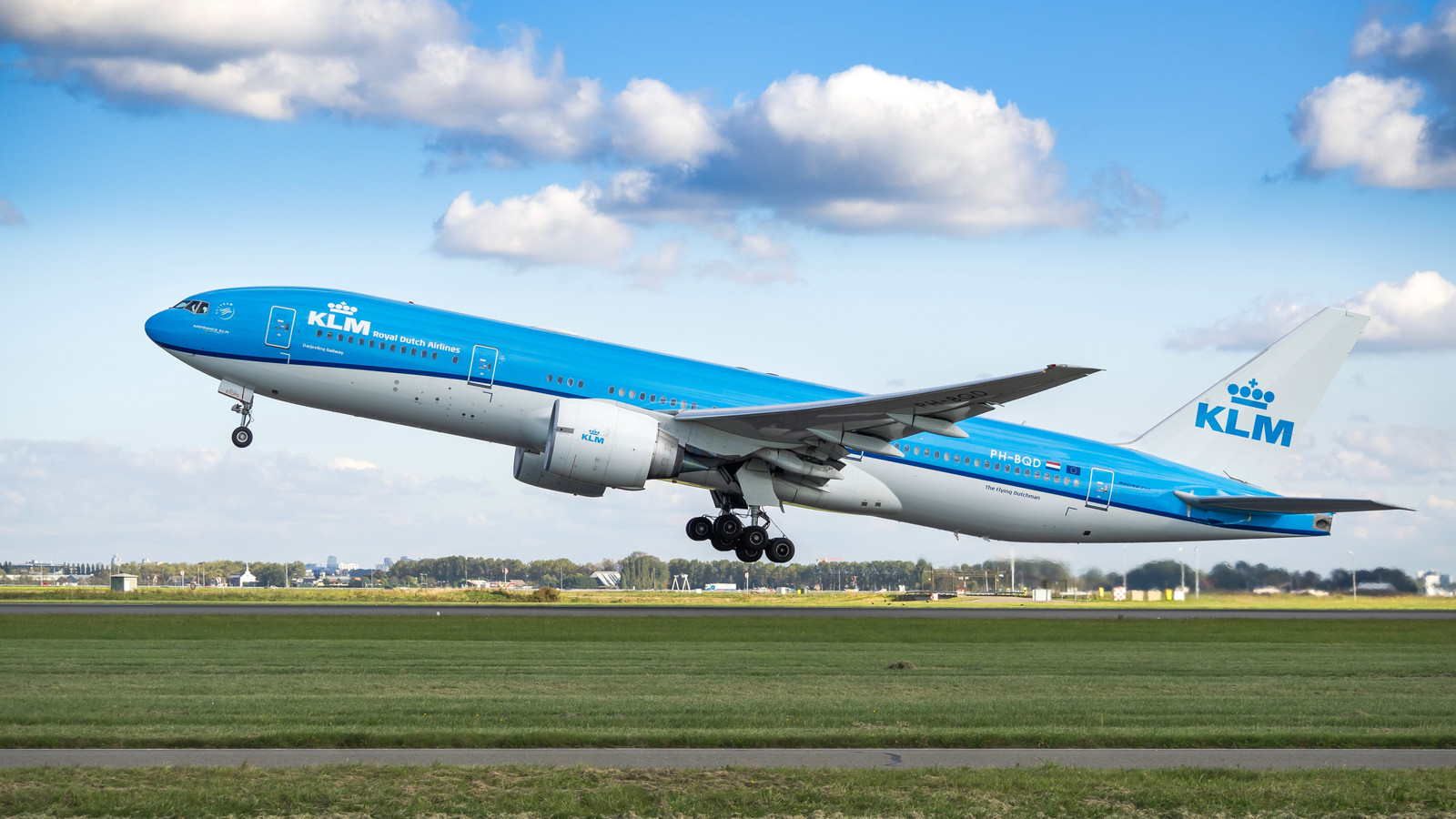 KLM Issues Hantavirus Warning As Flight Attendant Is Hospitalized After Exposure To Now-Deceased Cruise Passenger