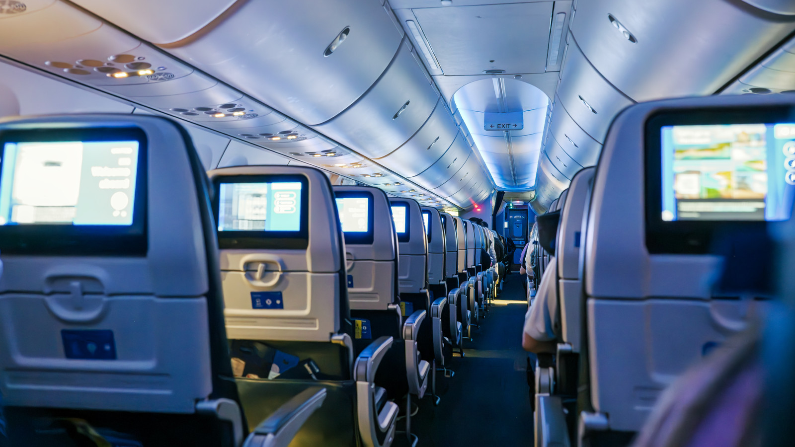 United Airlines Praised For "Ingenious" Cabin Feature That Solves A "Very Real" Passenger Problem