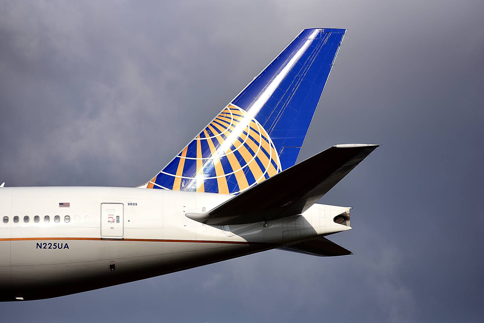 United Airlines Boeing 777
