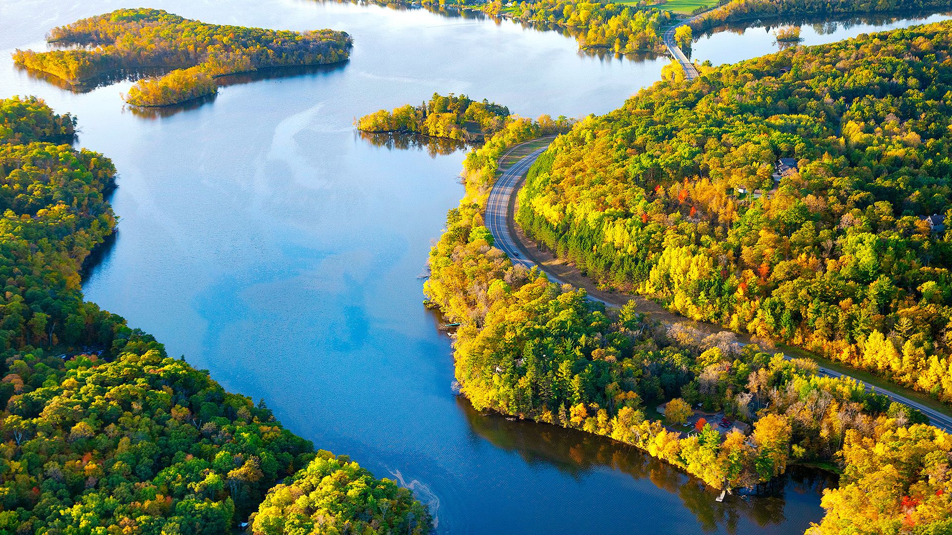Voted America S Best Scenic Drive For 2026 This 10 State Road Trip Road Mississippi River 