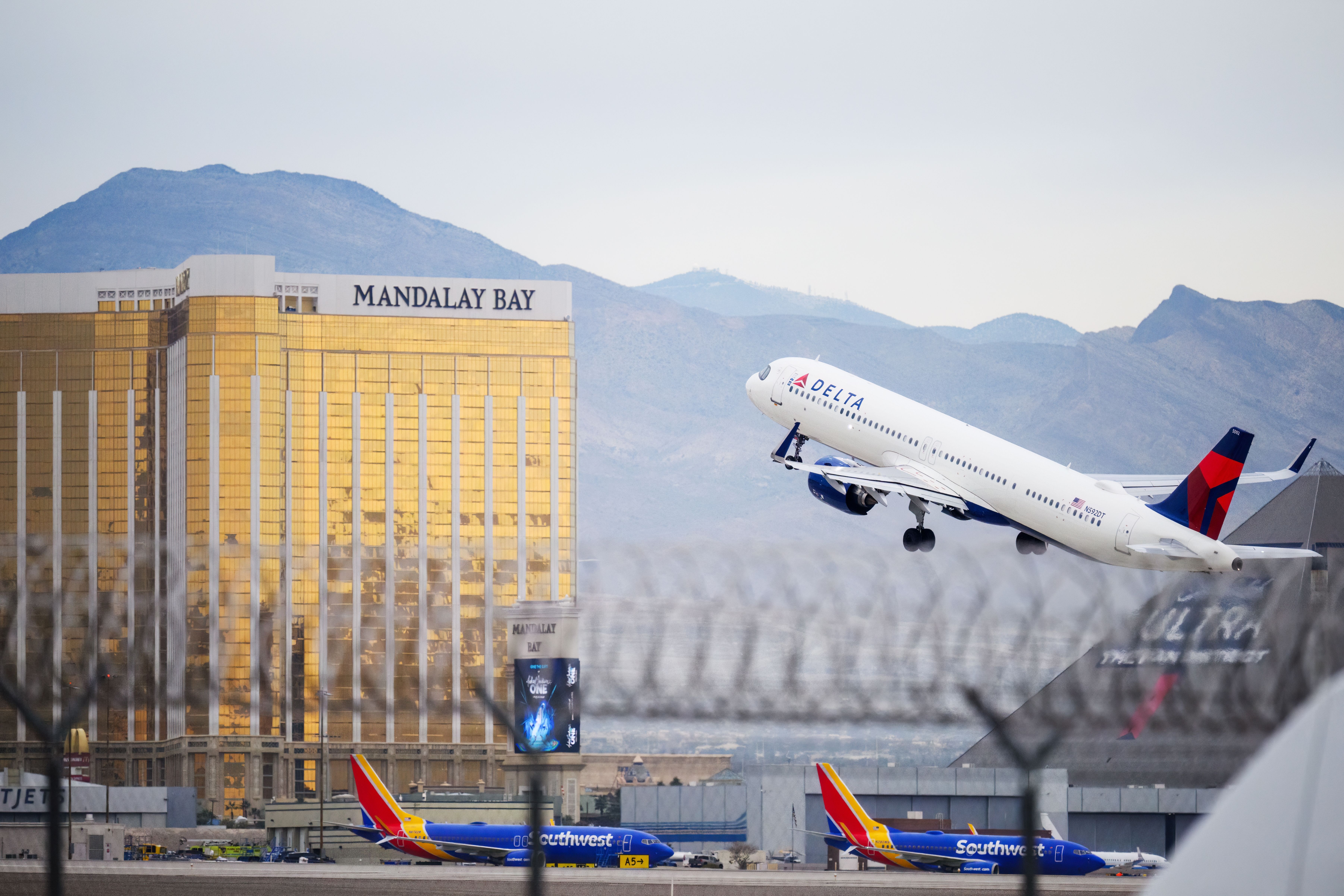 American Airlines Flight 308's Aborted Takeoff Sparks Tense Encounter ...