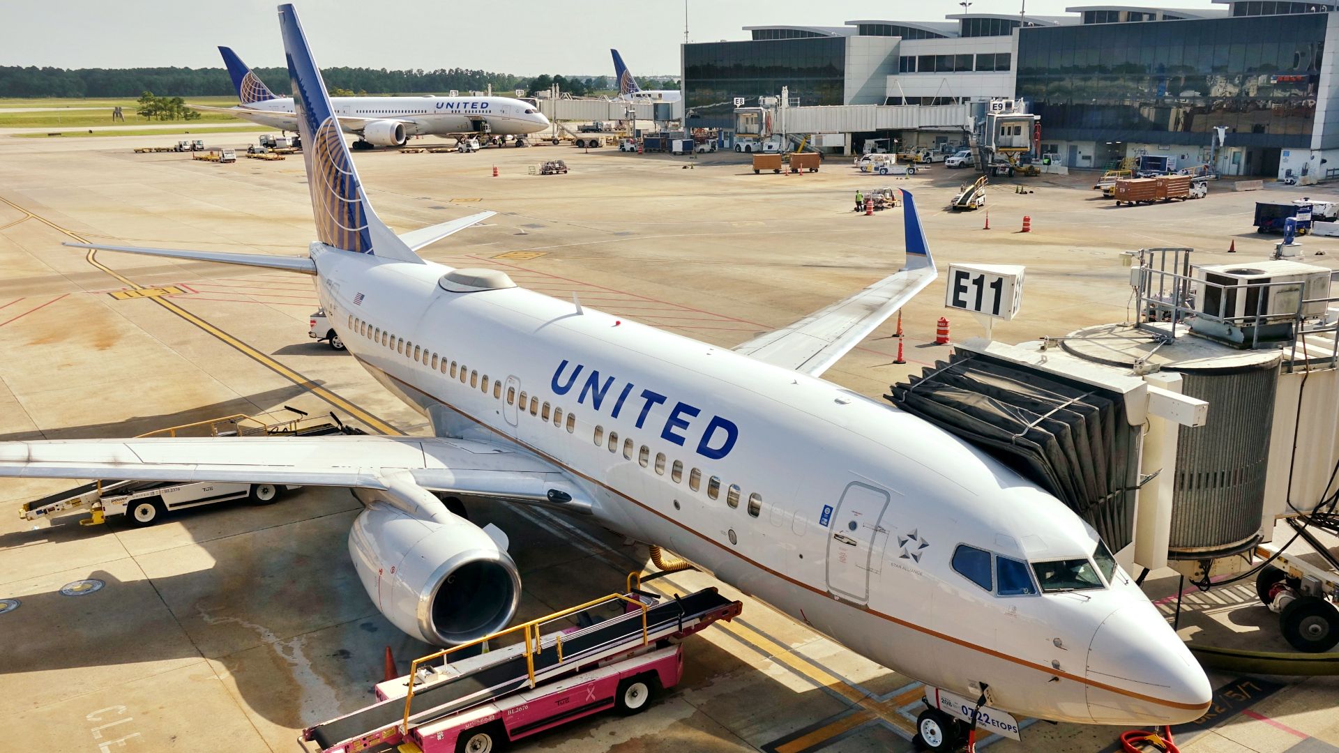 United Airlines Pilot's Conduct Over First-Class Passenger's Seat Complaint Proves Customer Service Isn't Dead