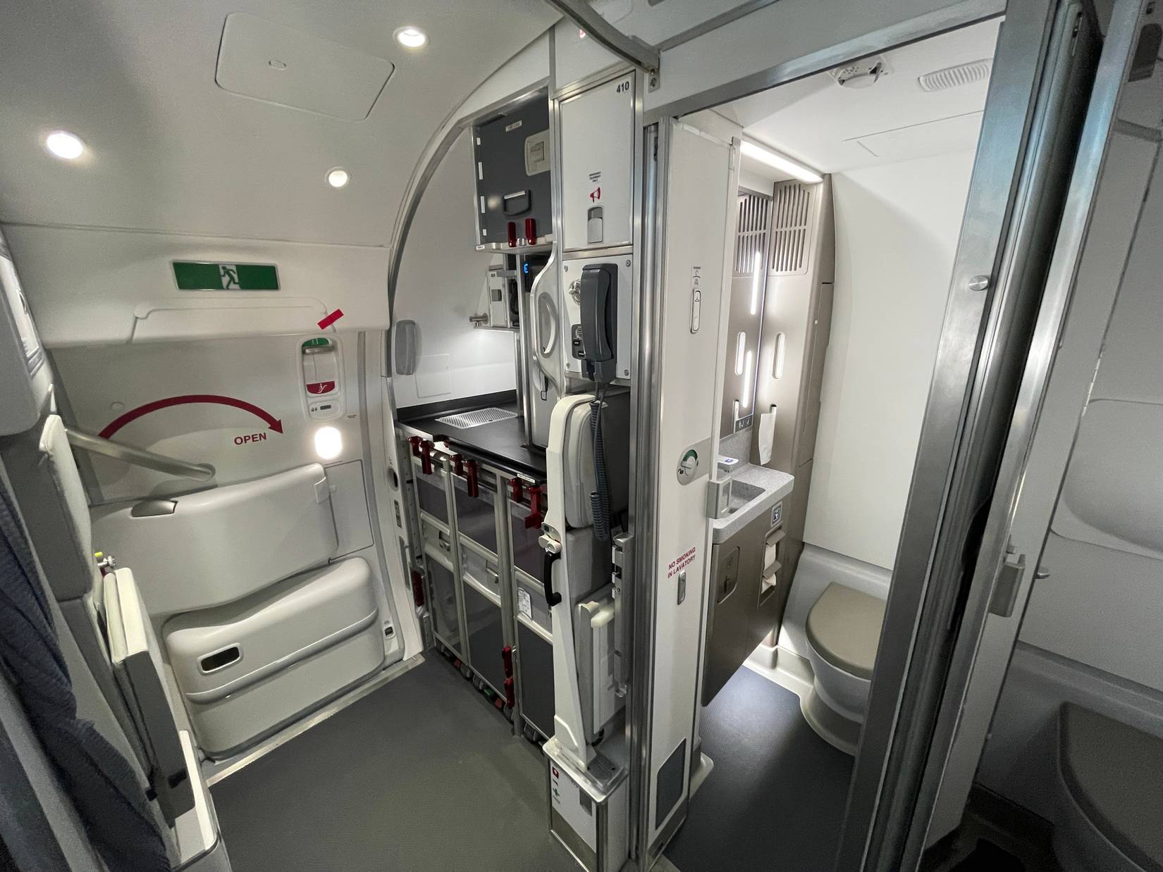 Lavatory area aboard an aircraft