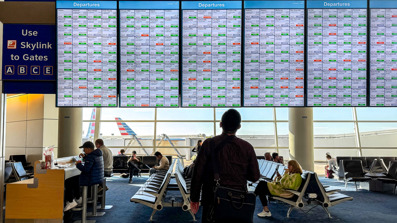 American Airlines Canceled The Most Flights Last Summer, The 3 Riskiest Carriers For Your Upcoming Vacation