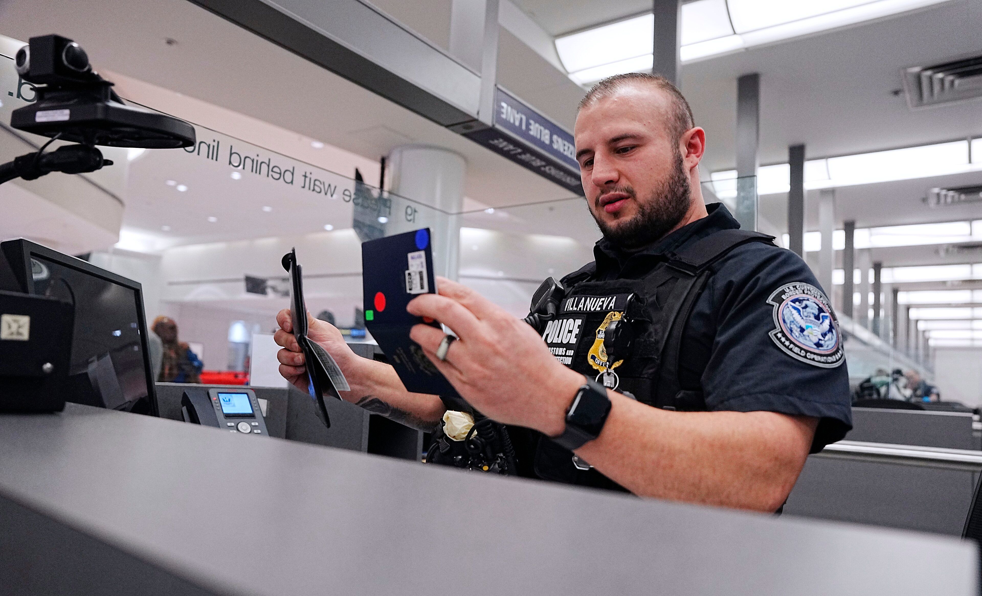 U.S. Vacationers Charged Hundreds Of Dollars For Their Own Belongings In Mexico Airport Customs Scam