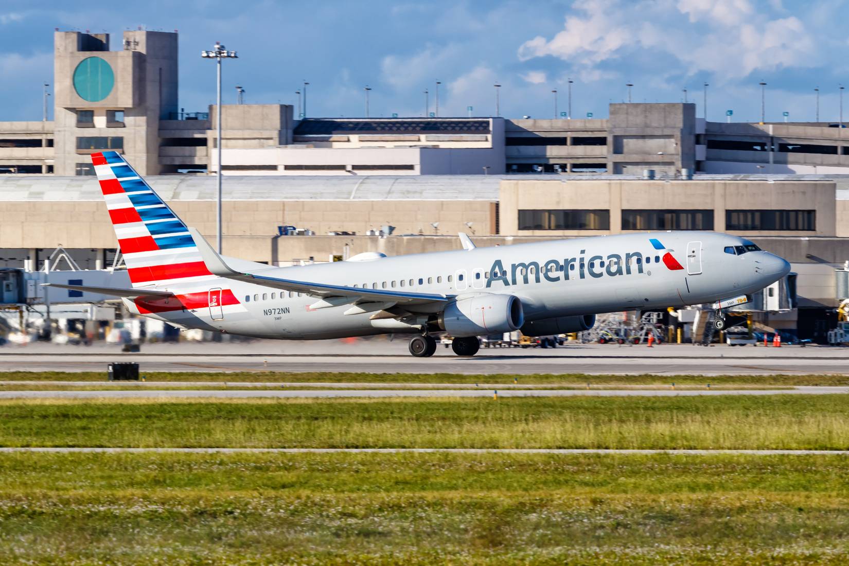 american-airlines-travel-warning-to-passengers-continues-as-washington