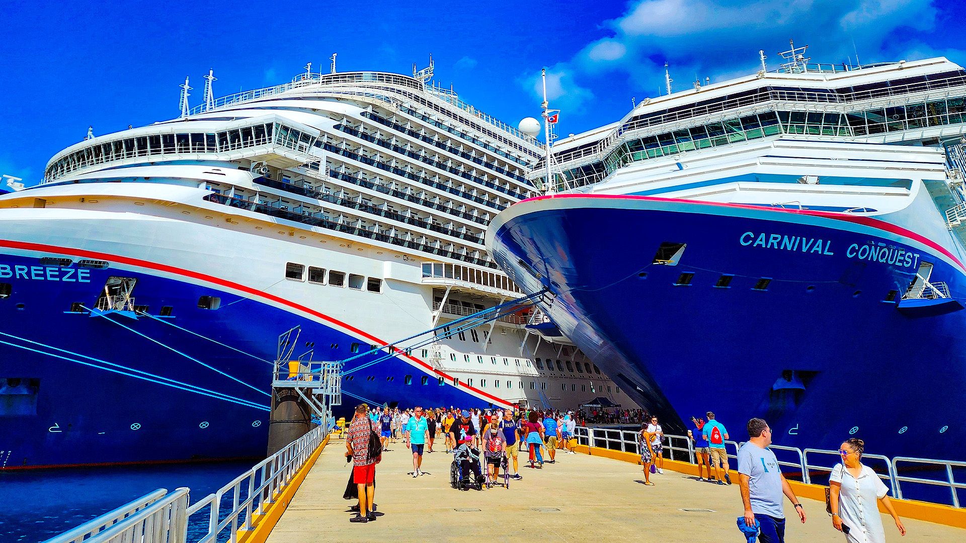 Carnival Cruise Line Affirms Crew Rules After Employee Rejects Guest’s Gift