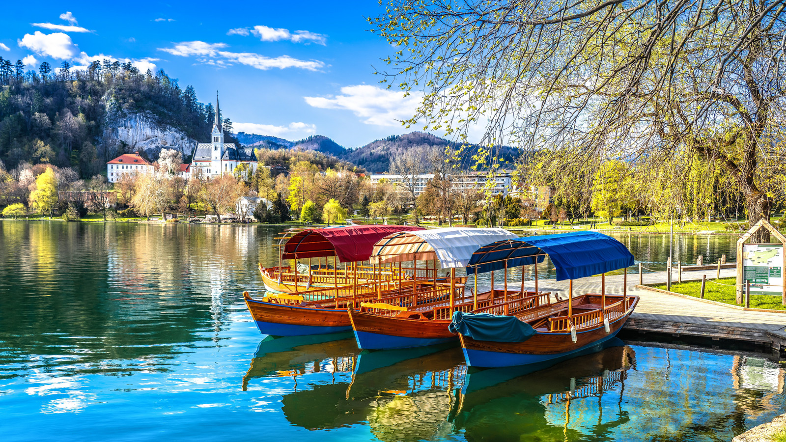 This Fairy Tale Lake Village Is Officially One Of The World's Most Relaxing Destinations