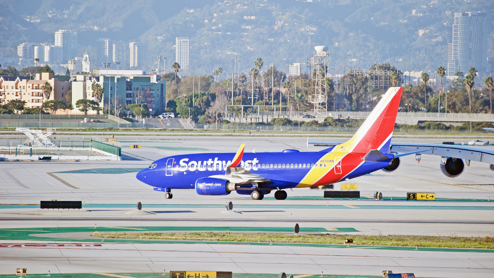 Southwest Airlines Pilot Who Reported Captain’s Obscene Behavior Now Faces Punishment Herself
