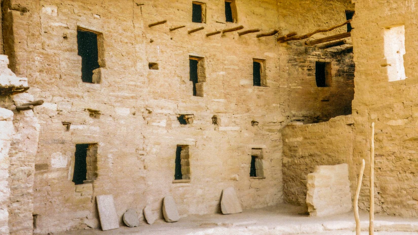 Spruce Tree House cliff dwellings. Mesa Verde National Park, CO