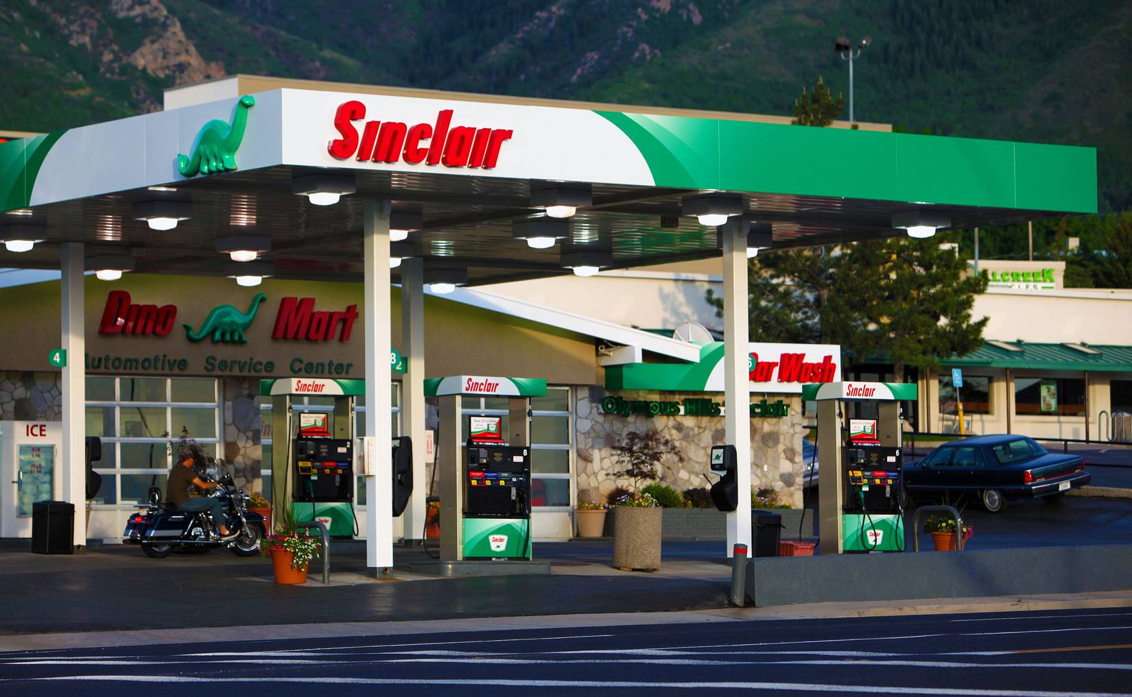 Sinclair Gas Station
