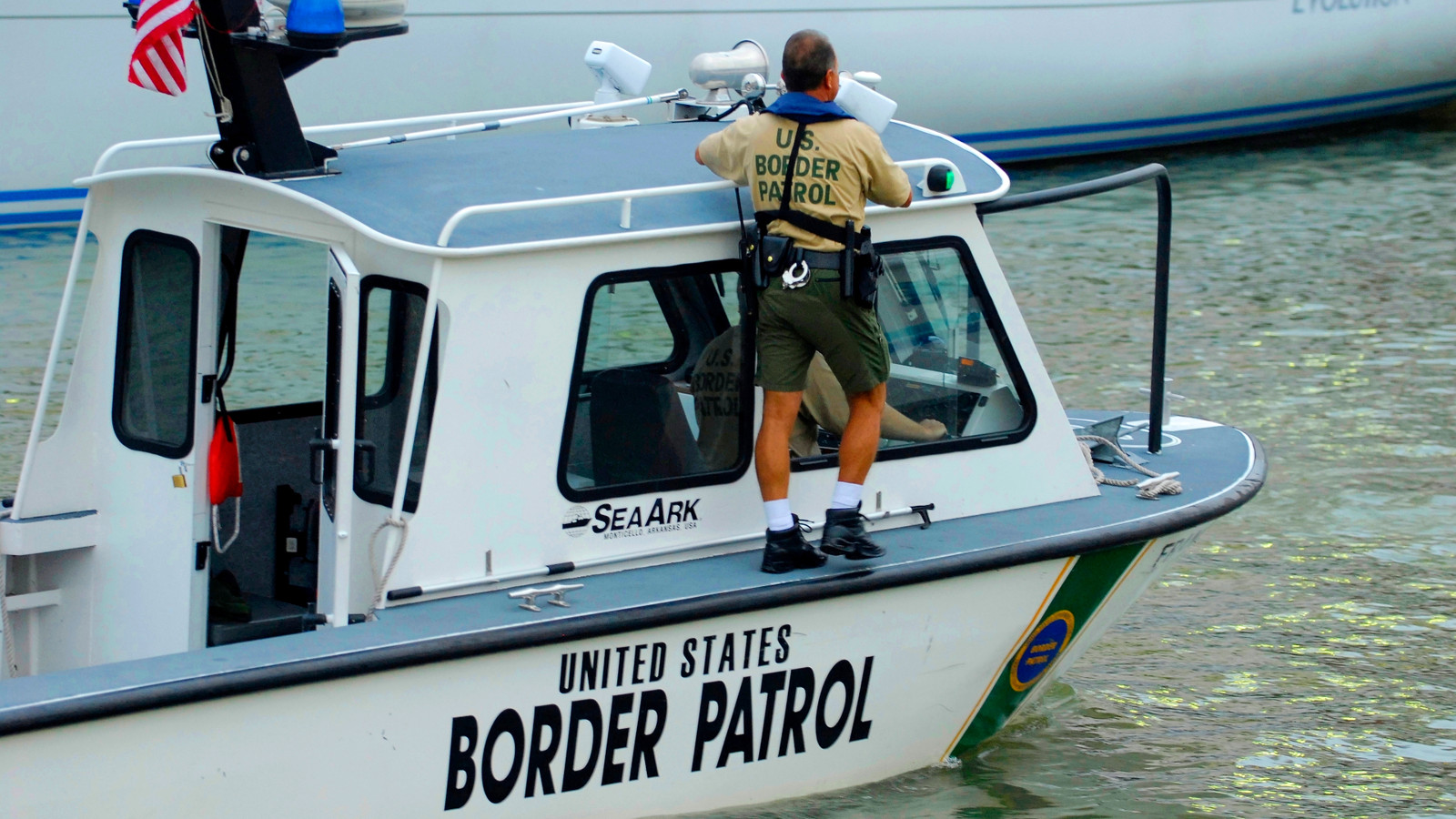 U.S. Border Patrol Confiscates American Traveler's Boat And Issues $5,000 Fine Over Little-Known Rule
