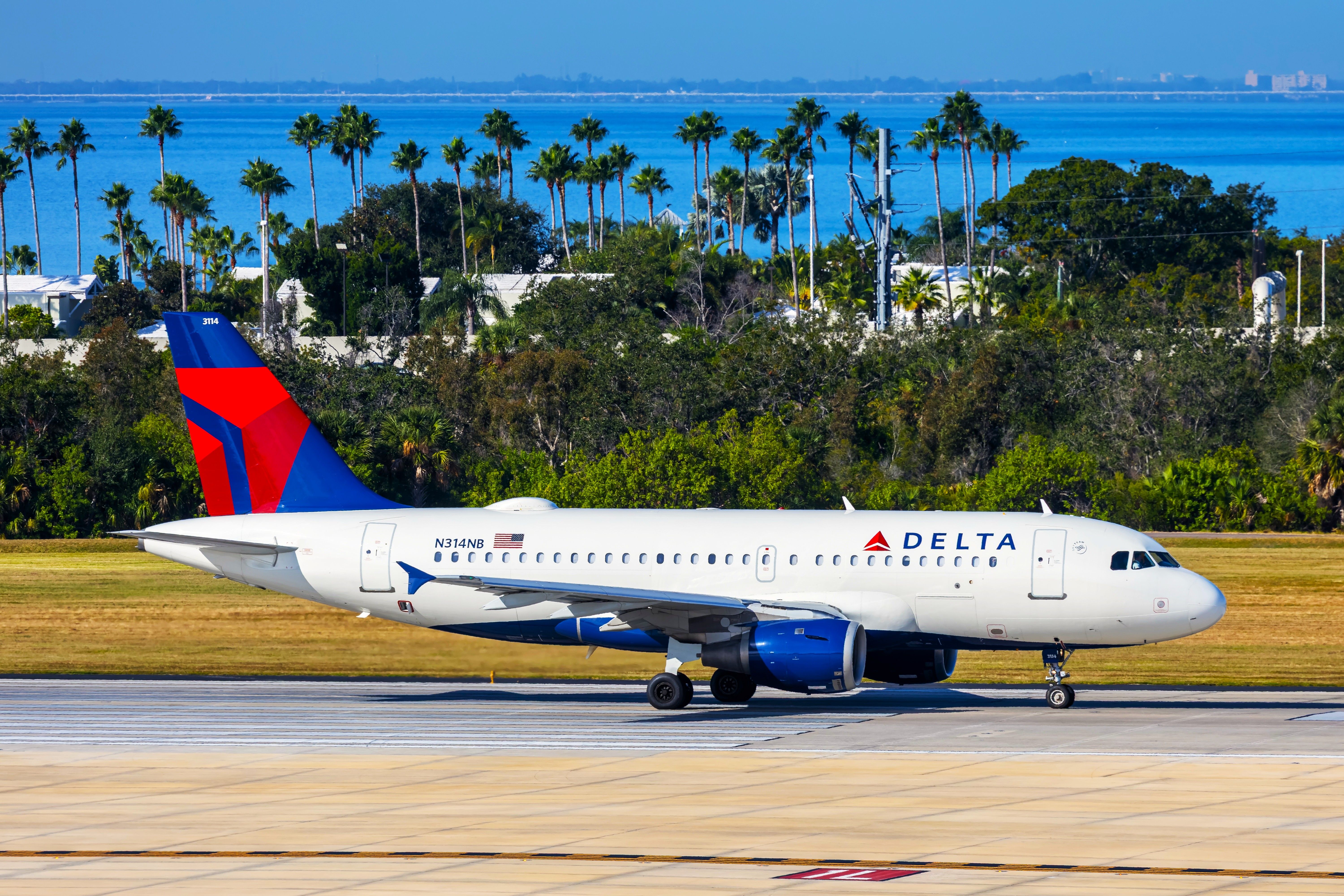 Delta Air Lines Abandons Diverted Passengers After TSA Employees Go Home