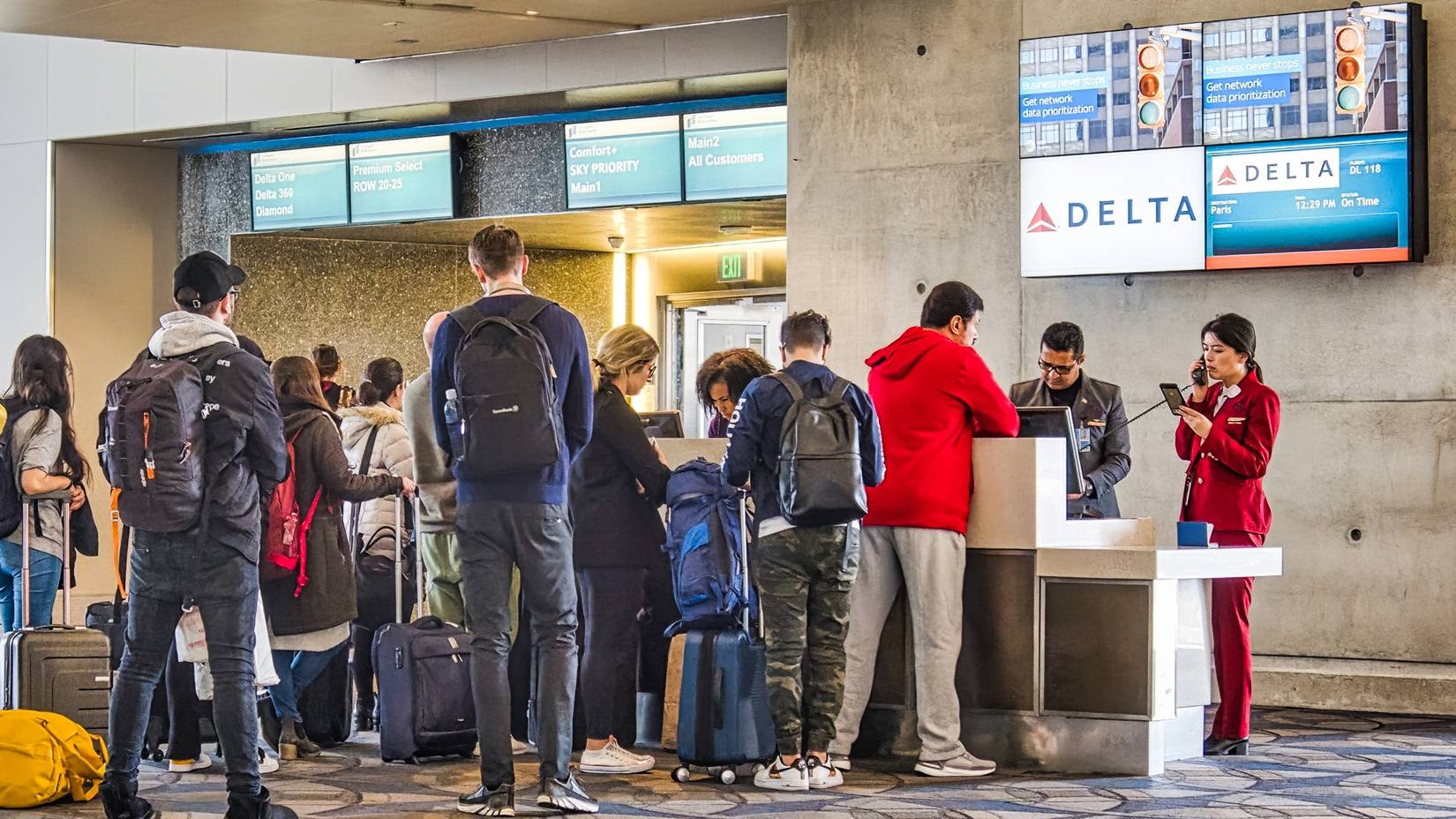 Delta Air Lines Flight 1034 Passenger Causes A Scene After Crew Catches ...