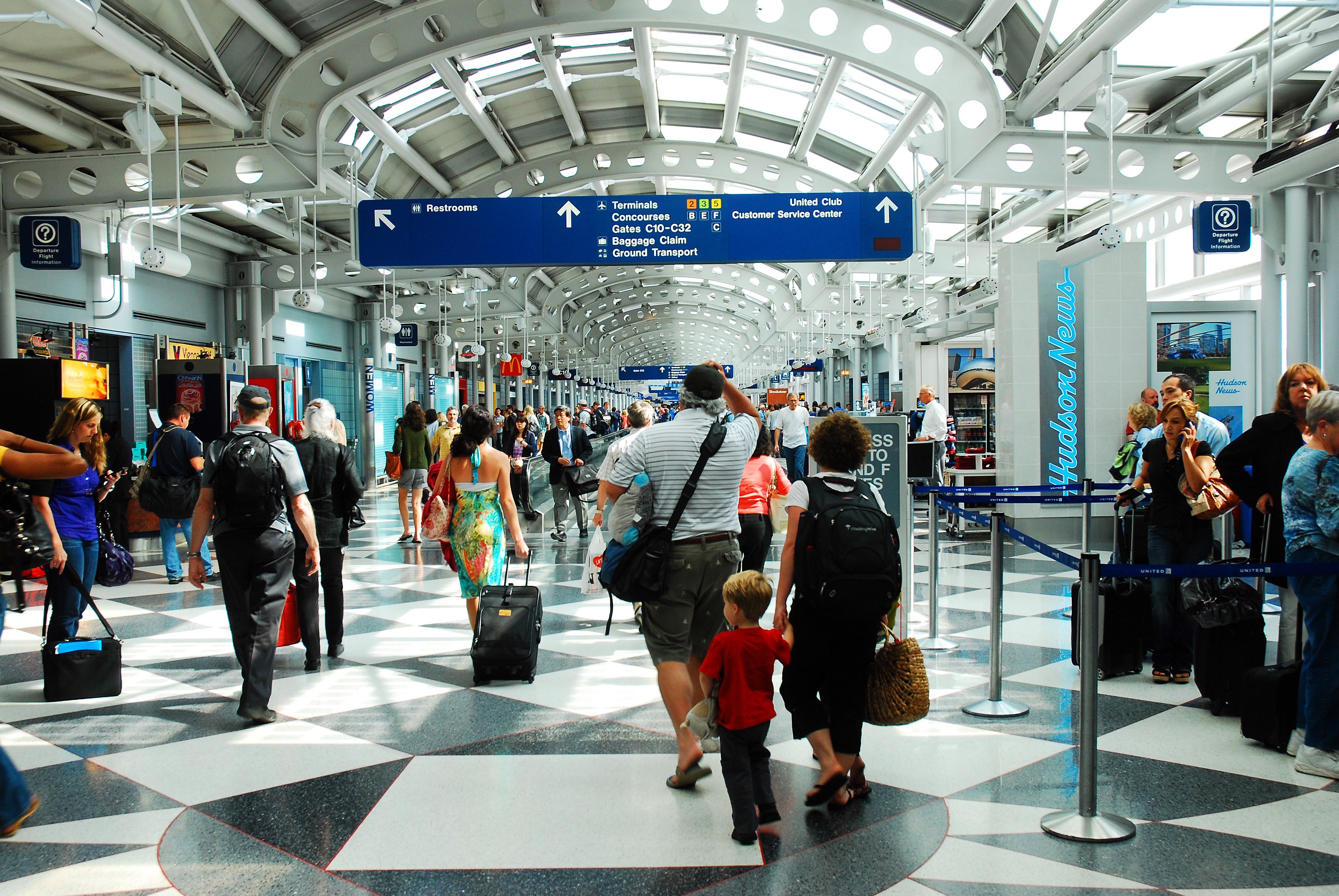 FAA Stops All Flights For Hours At United And American Airlines' Major Hub: Hundreds Of Cancellations Due To Severe Weat