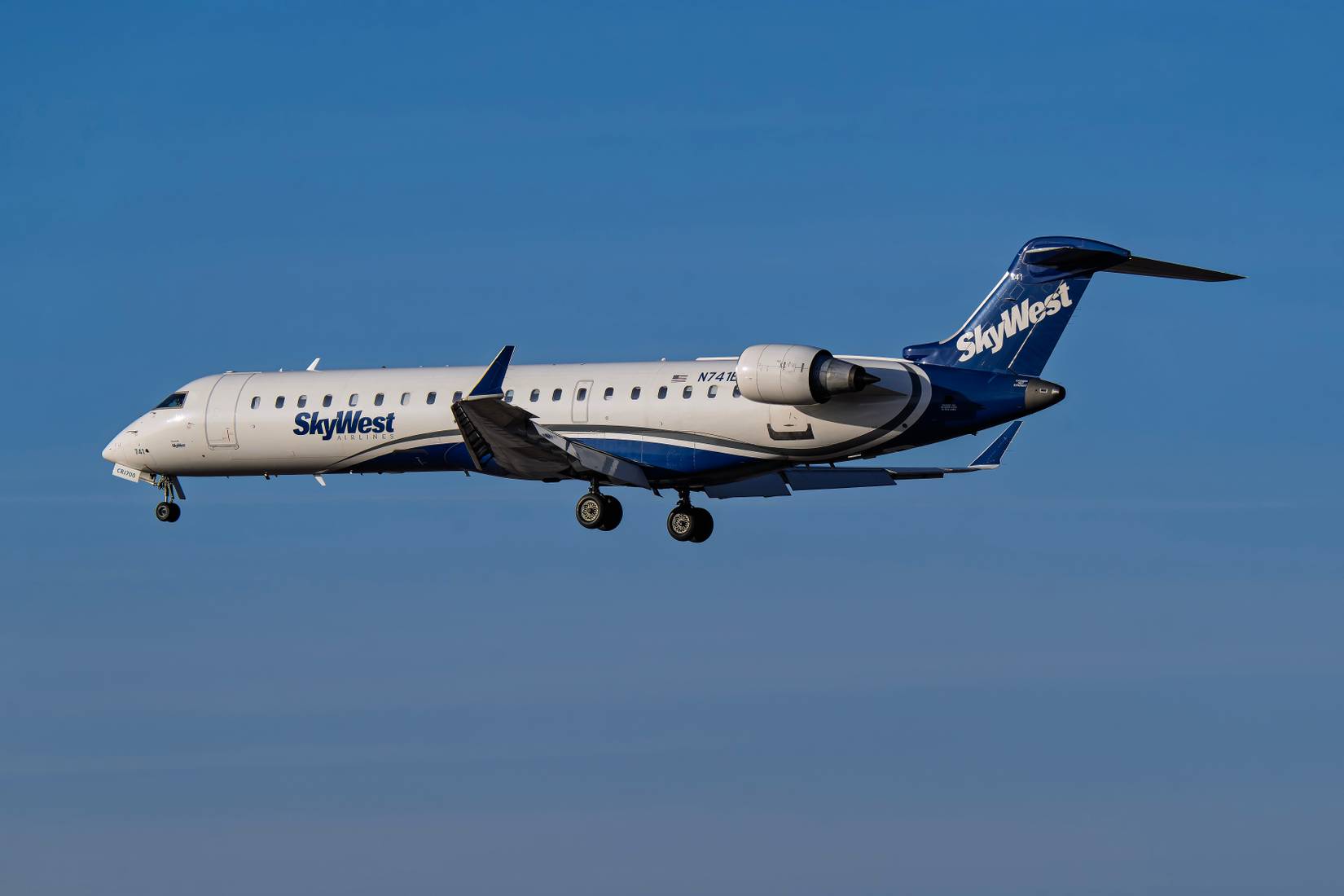 FAA Suspends All Flights At U.S. Airport Over Wildfire Activity