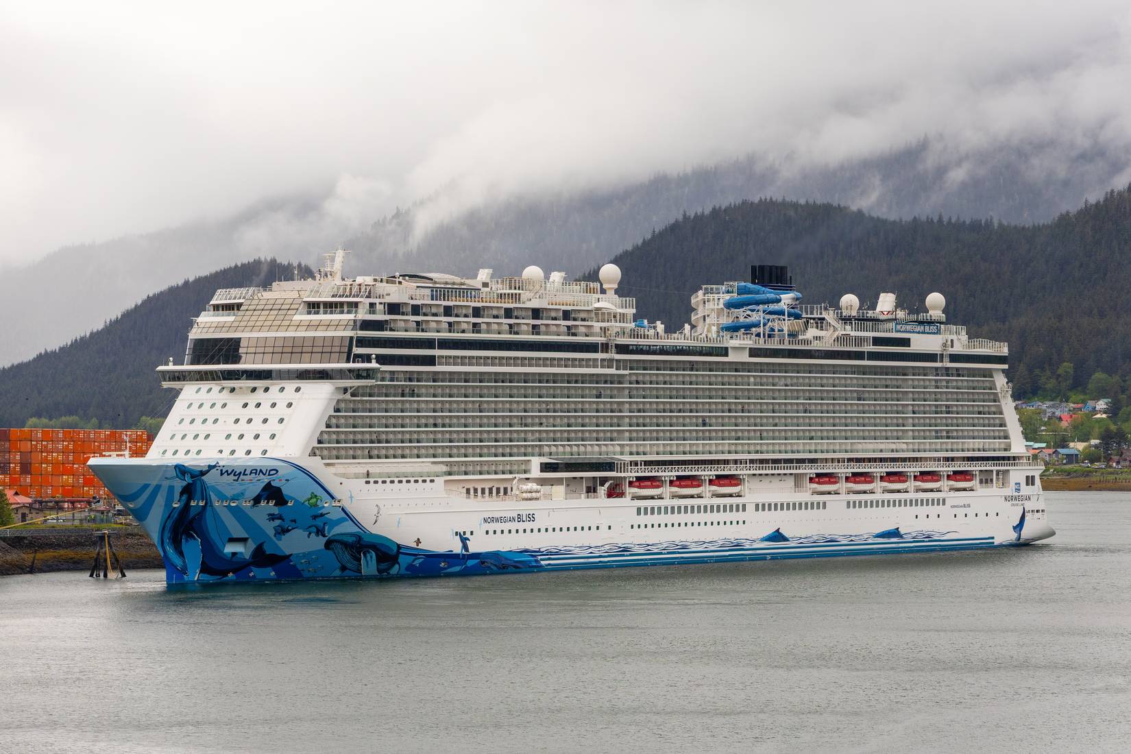 Norwegian Cruise Line Makes Last-Minute Cancellation For Thousands Of ...
