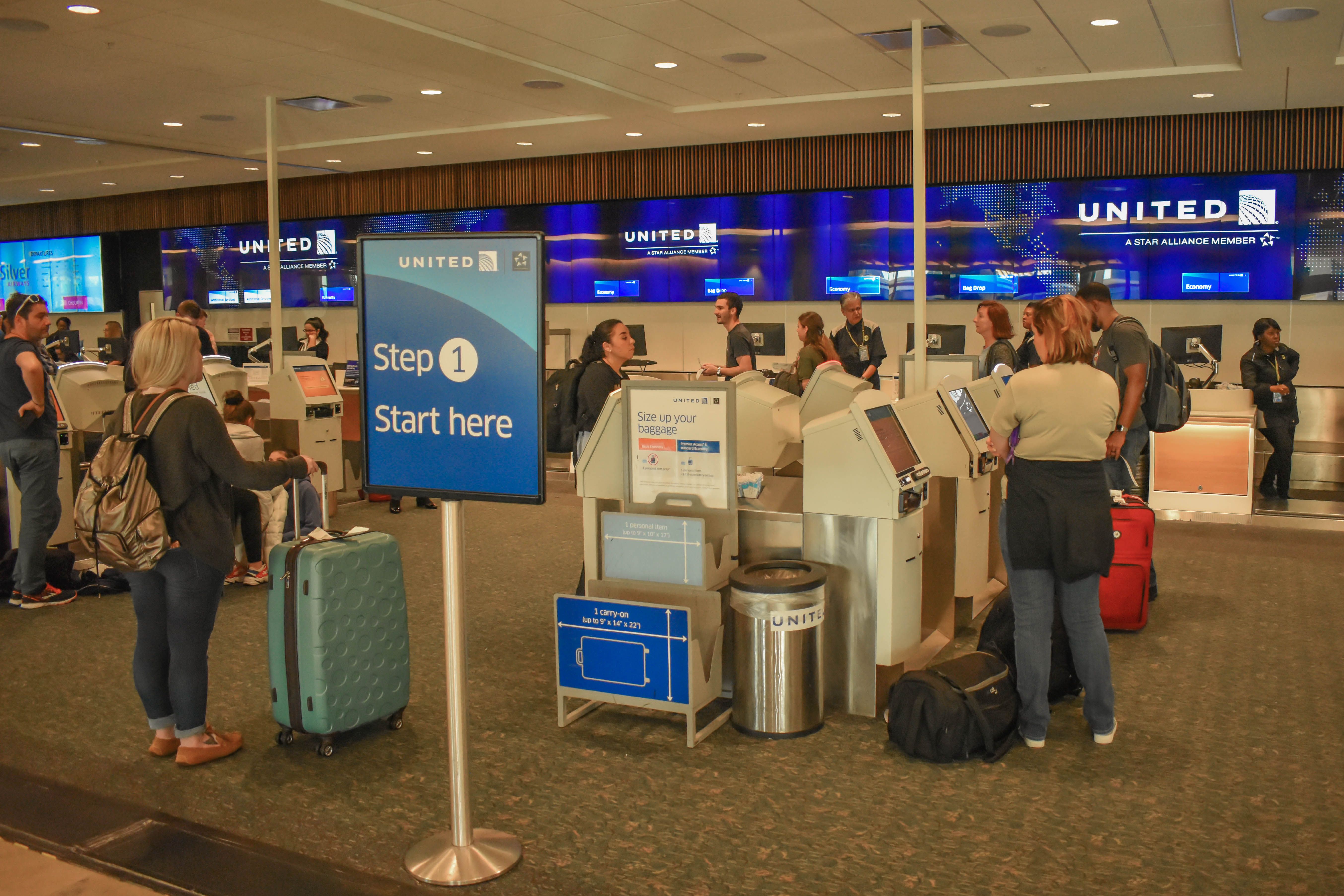 U.S. Airport Implements "First-Ever" Checked Bag Rule For American And United Airlines Passengers