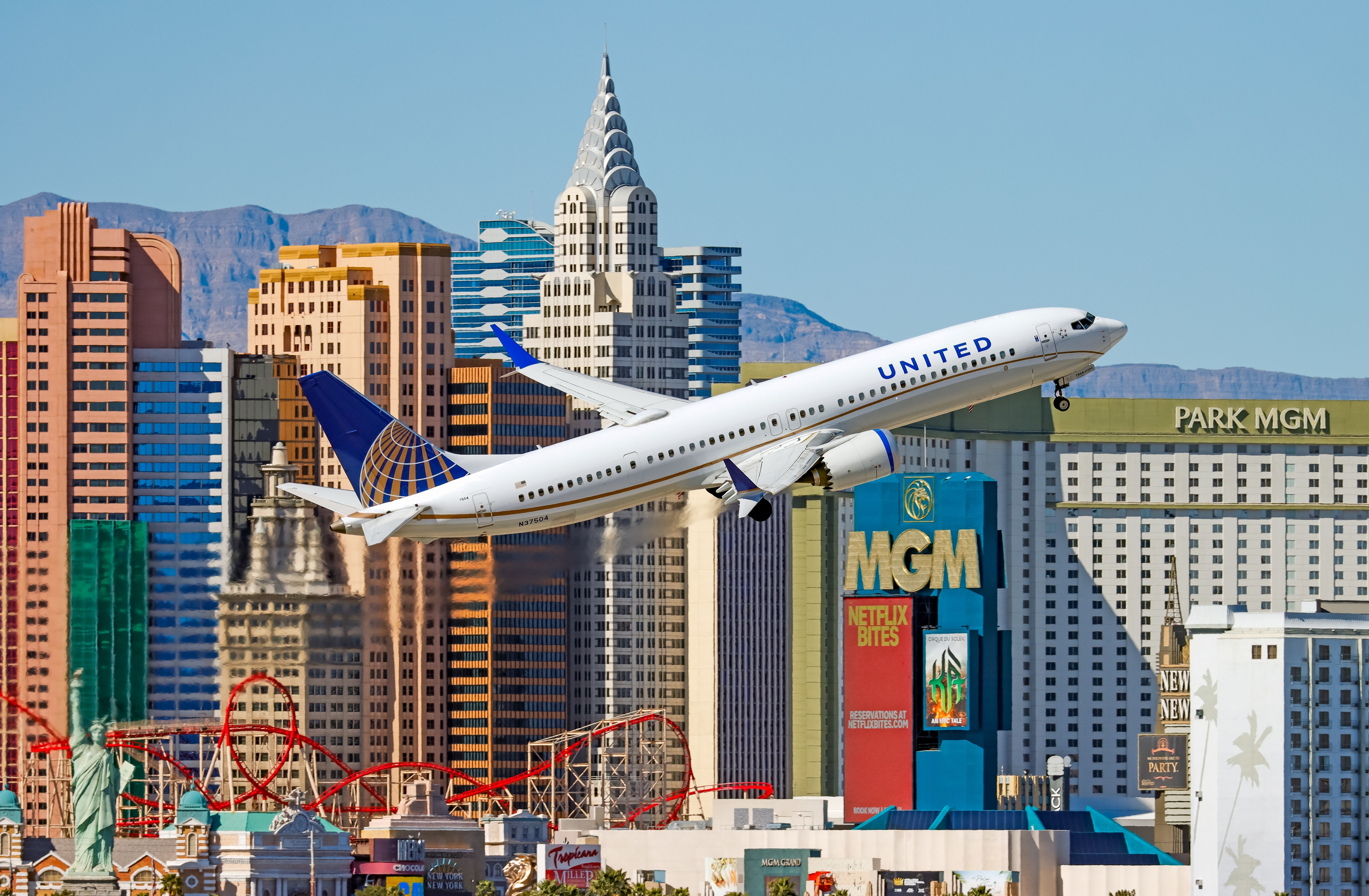 United Airlines Flight With 179 Passengers Suffers 'Engine Failure' At 31,000 Feet
