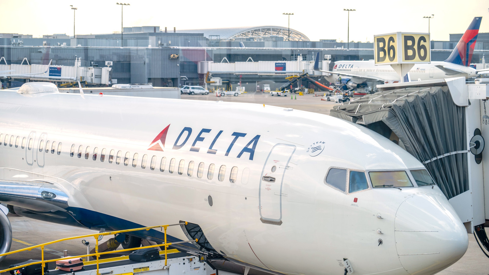 Delta Bridge Delta Air Lines VIP Passenger Could Face The 'No-Fly List' After ...