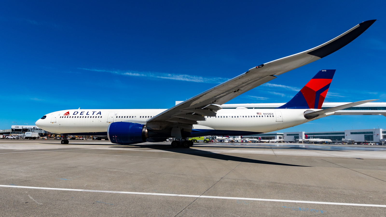 Delta Air Lines Passenger's Once-In-A-Lifetime Photo Of Iconic U.S. Landmark Generates Concern