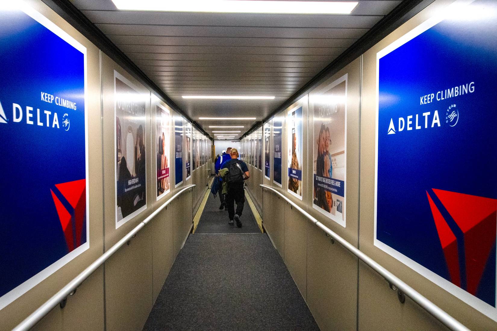Delta Bridge Delta Air Lines VIP Passenger Could Face The 'No-Fly List' After ...