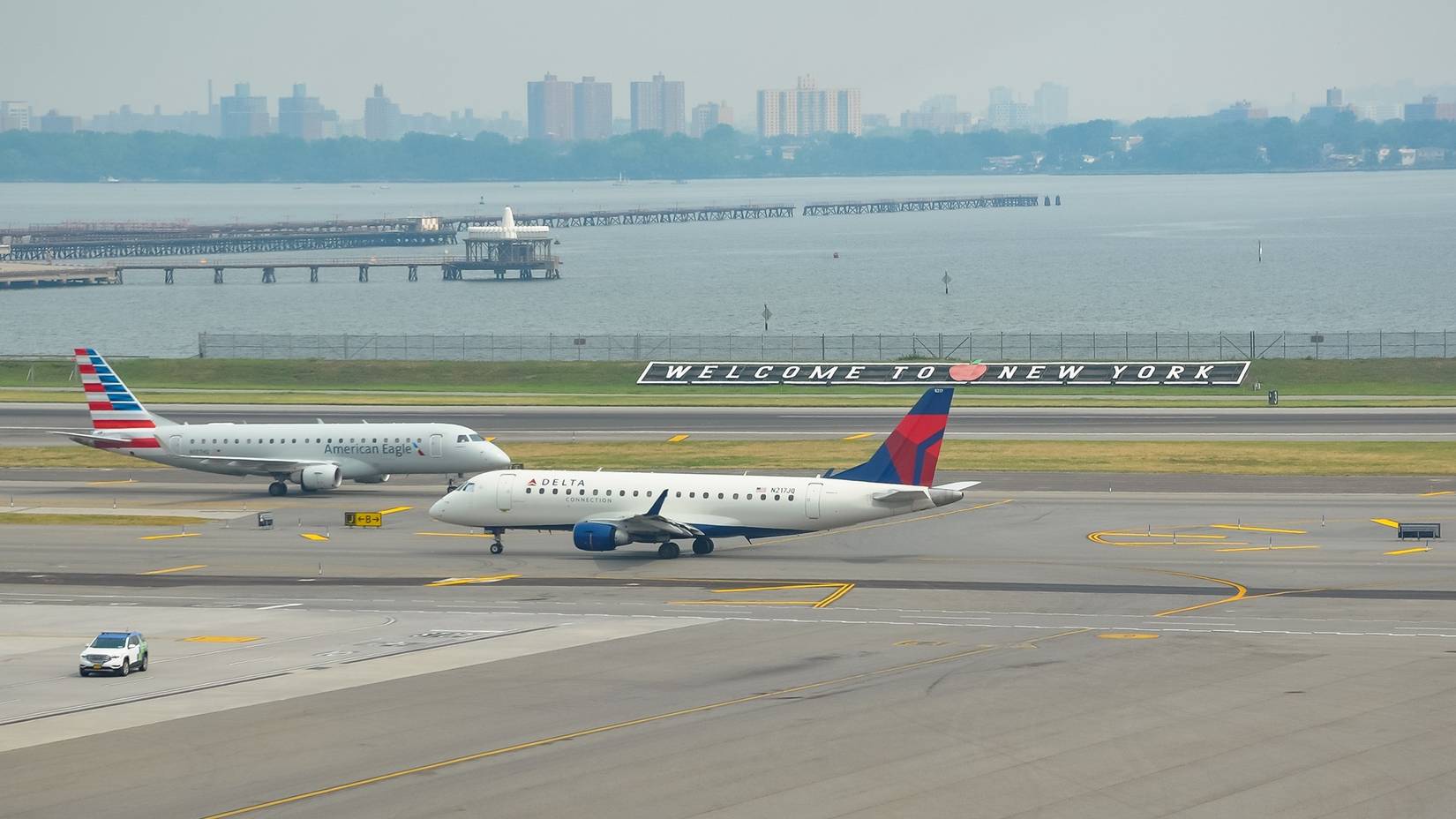 Florida Airport Alligator Incident Delays Delta And American Airlines ...