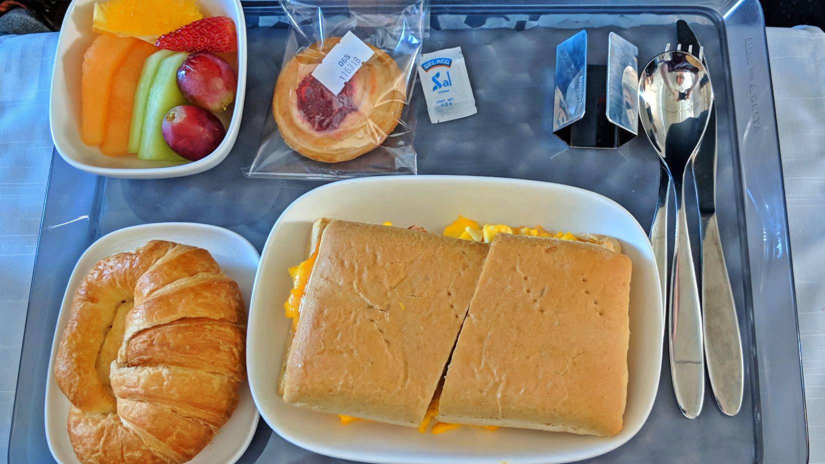Food on a Delta Air Lines first-class flight from Monterrey, Nuevo León to Atlanta, Georgia