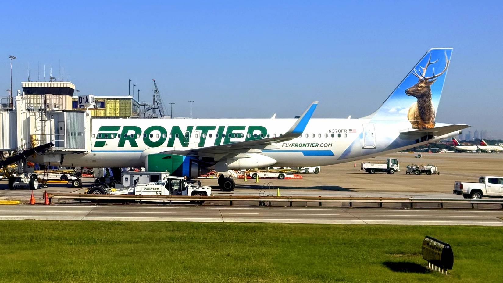 Frontier Airlines Removes All Passengers As Police Board Aircraft At ...