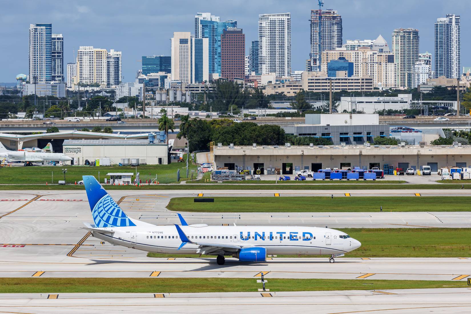 United Airlines Boeing 737-800 airplane at Fort Lauderdale Airport, United States.