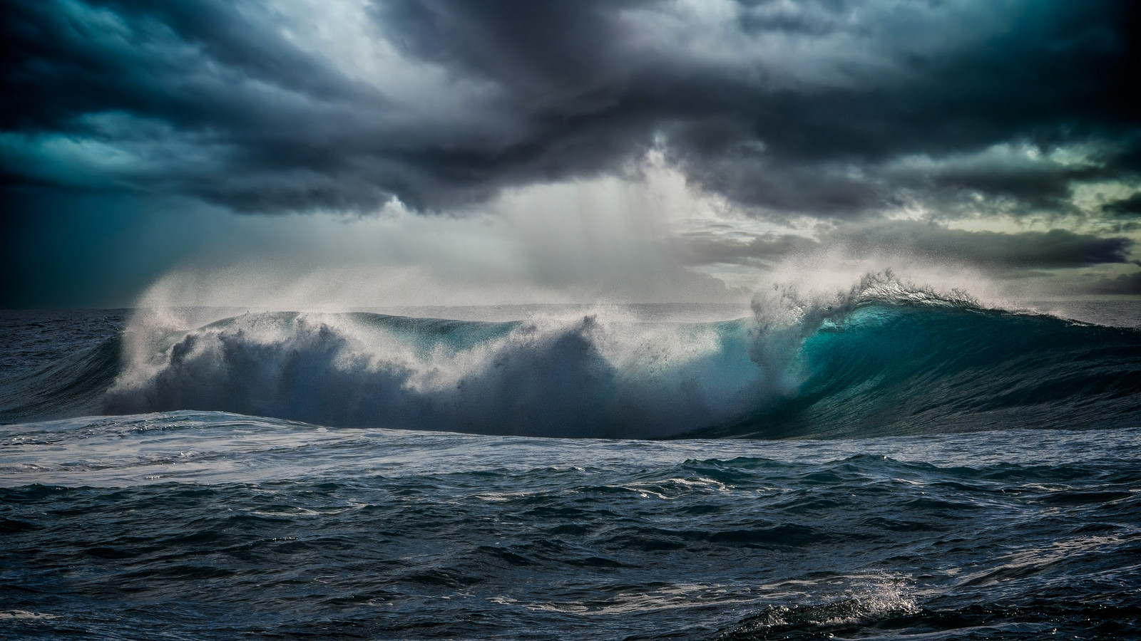 Hawaii Warns Widespread Flight Disruptions, With Category 4 Hurricane Lowell's Weekend Arrival