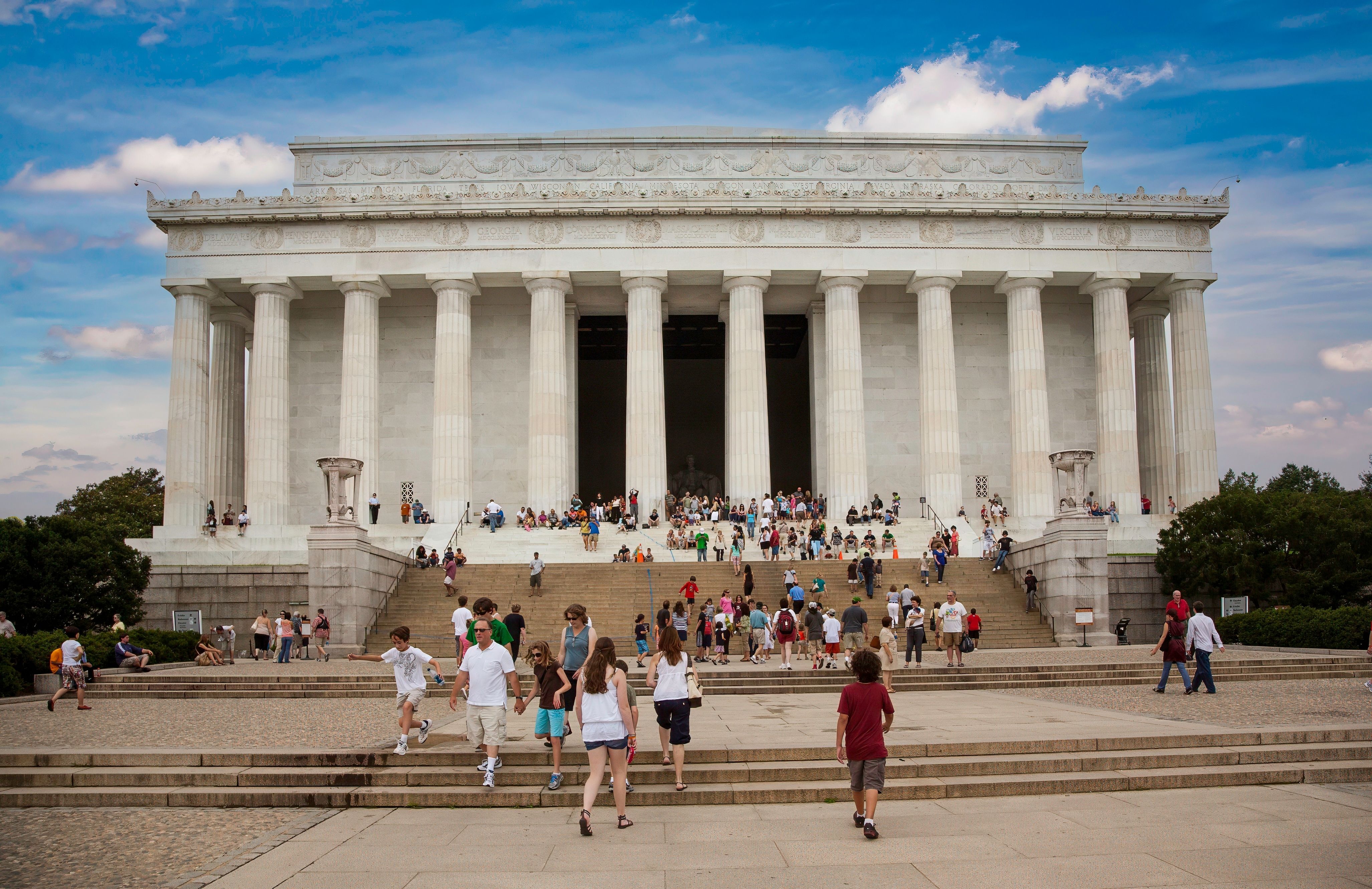 Lincoln Memorial Gets New Name On Google Maps Following Lake Ontario Debacle