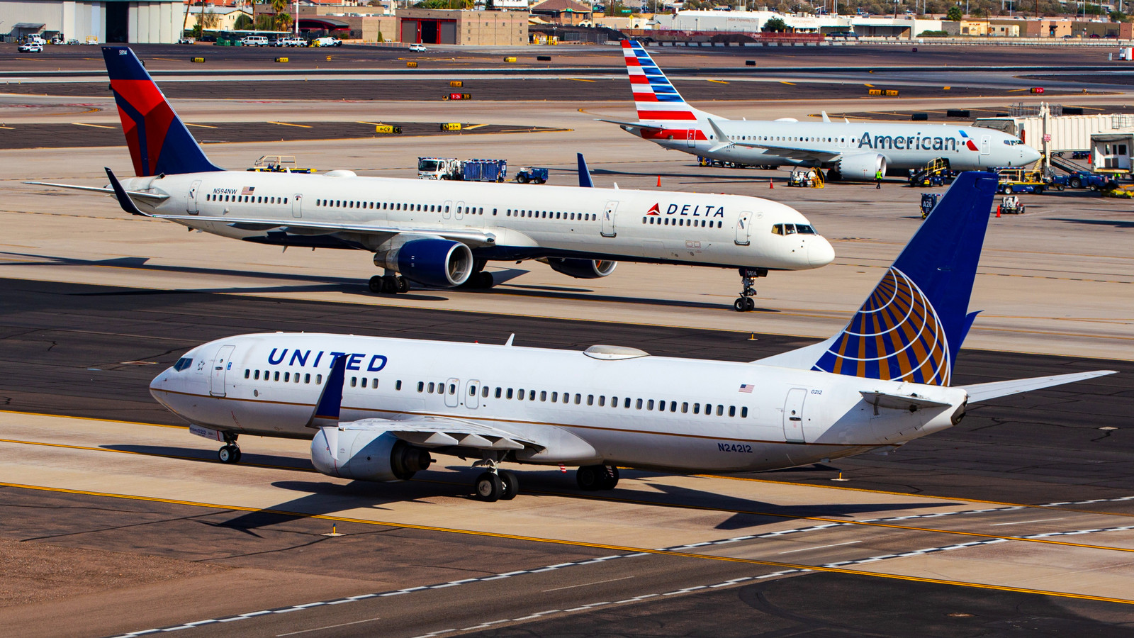U.S. Airlines Charge Passengers $750 Over This Labor Day Weekend On Average