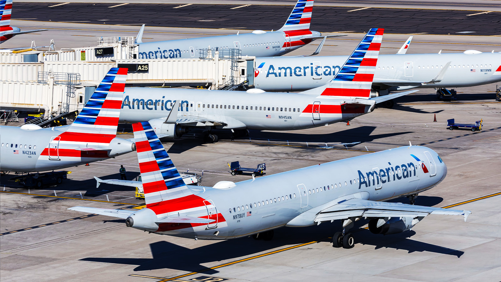 American Airlines Passengers Unable To Check In Across The U.S. As Delays Pile Up