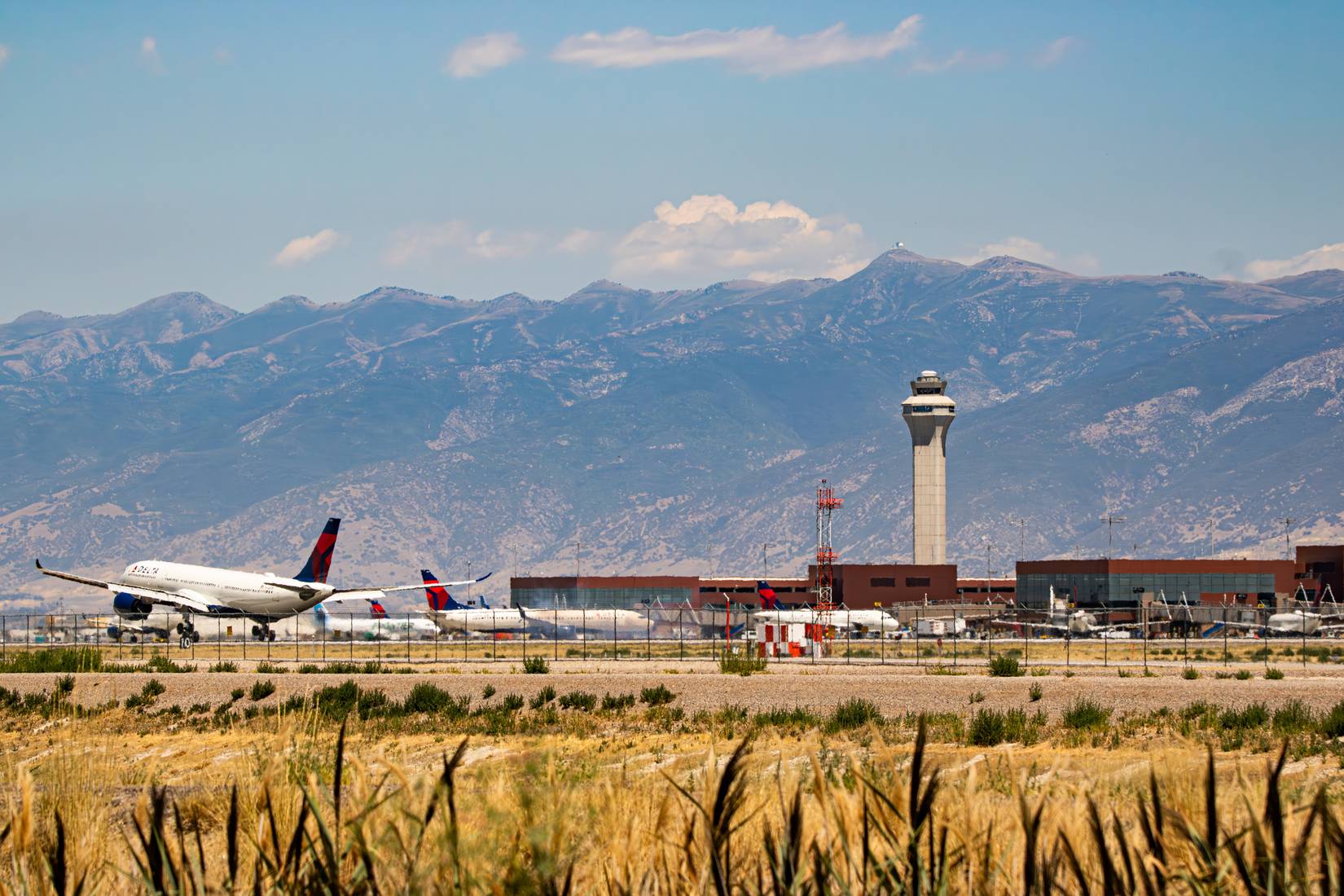 Salt Word Delta Is Leaving 2 U.S. Cities And Shrinking Its Biggest Hubs This ...
